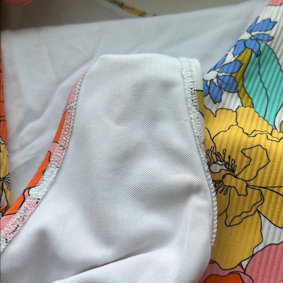 Bathing suit - Picture 8 of 11